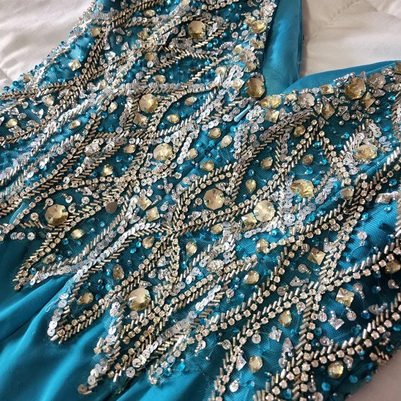 Prom Dress - Picture 7 of 9